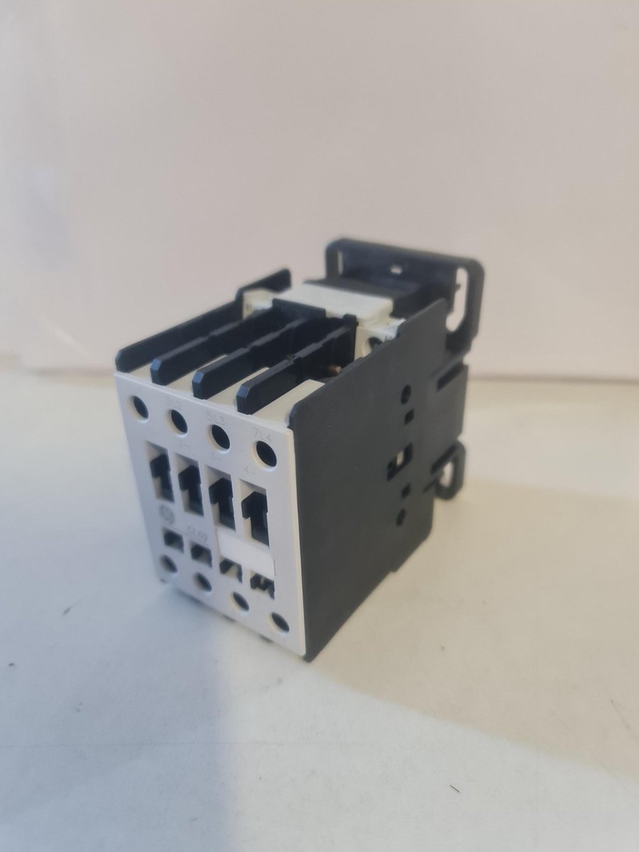 GE...CONTACTOR 4P 45A 230V AC SPOEL