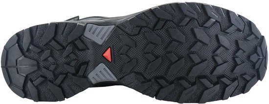 Zwarte buitenzool met agressief profiel van de Salomon X Ultra 360 GTX wandelschoen.
