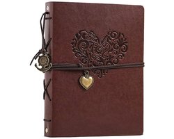 Ultiluxe® Fotoalbum met hart - Bruin - Fotoboek - Vintage look - 60 zwarte pagina's - Leder look foto album met ringen - 17 x 22 cm - Plakboek volwassenen - Fotoboekje, gastenboek, scrapbook, journal, foto's, huwelijk - Cadeau geschenk