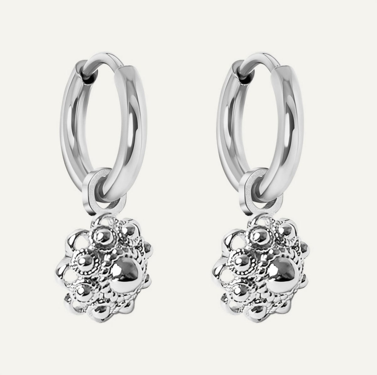 Zeeuwse knop oorbellen zilver