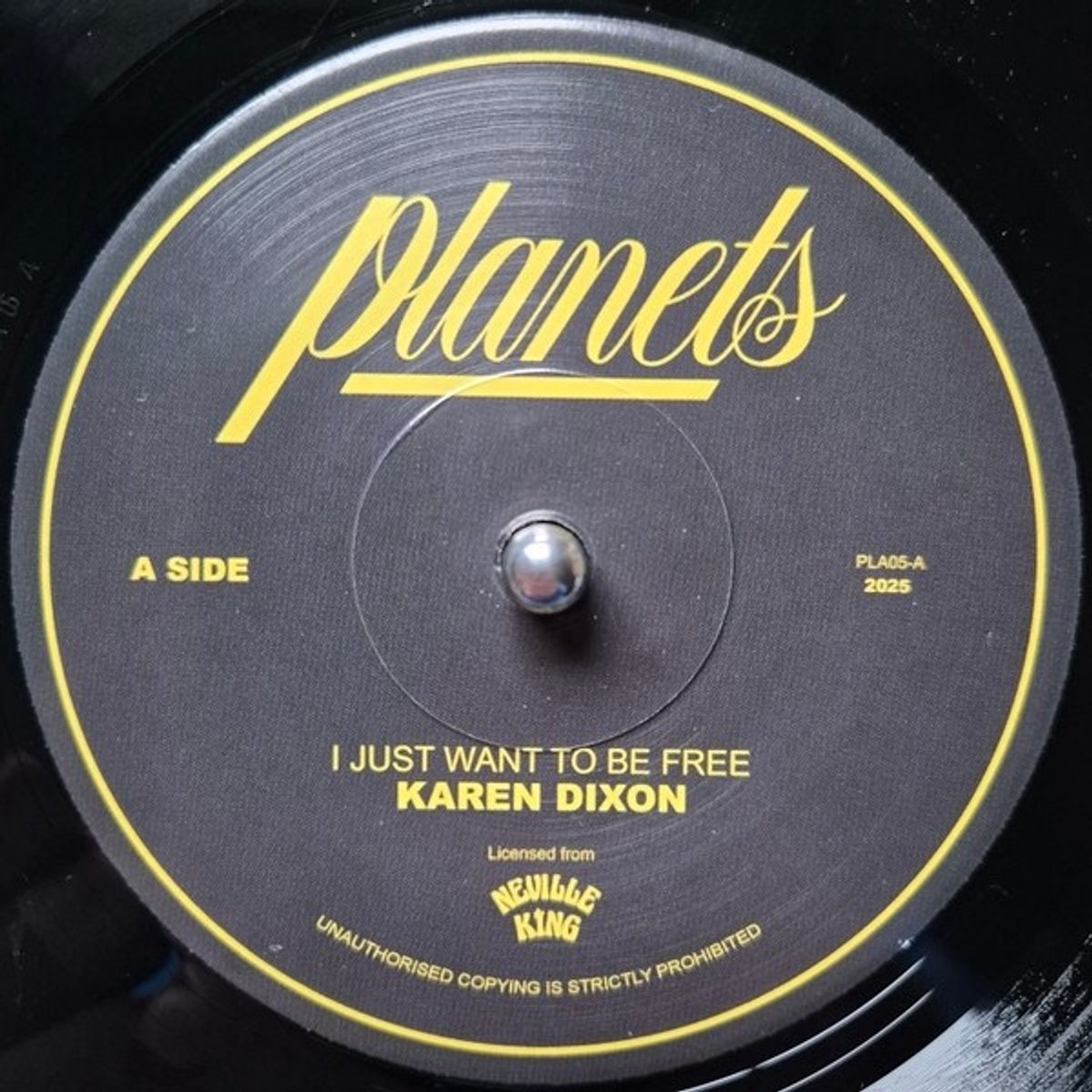 Karen Dixon - I Just Want To Be Free (7" Single)