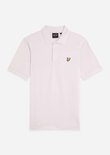 Lichtpaars Lyle & Scott poloshirt met korte mouwen, kraag, knoopsluiting en het gele vogel-logo op de borst.