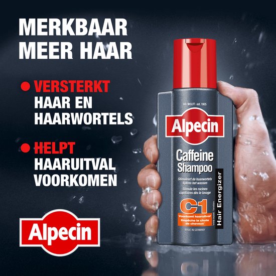 Hand die een Alpecin C1 Caffeine Shampoo fles vasthoudt. "MERKBAAR MEER HAAR" en "Alpecin"
