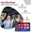 Autoradio met 7-inch touchscreen en Apple CarPlay, met vier vrouwen die in de auto lachen.