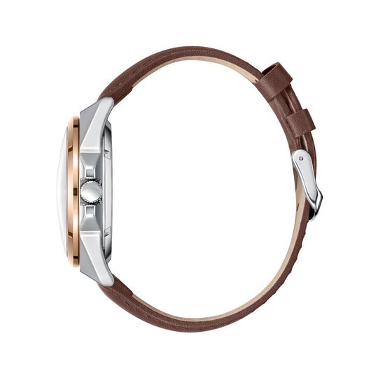 Zijaanzicht van een herenautomaat horloge met zilverkleurige kast, rosé gouden ring en bruin leren band.