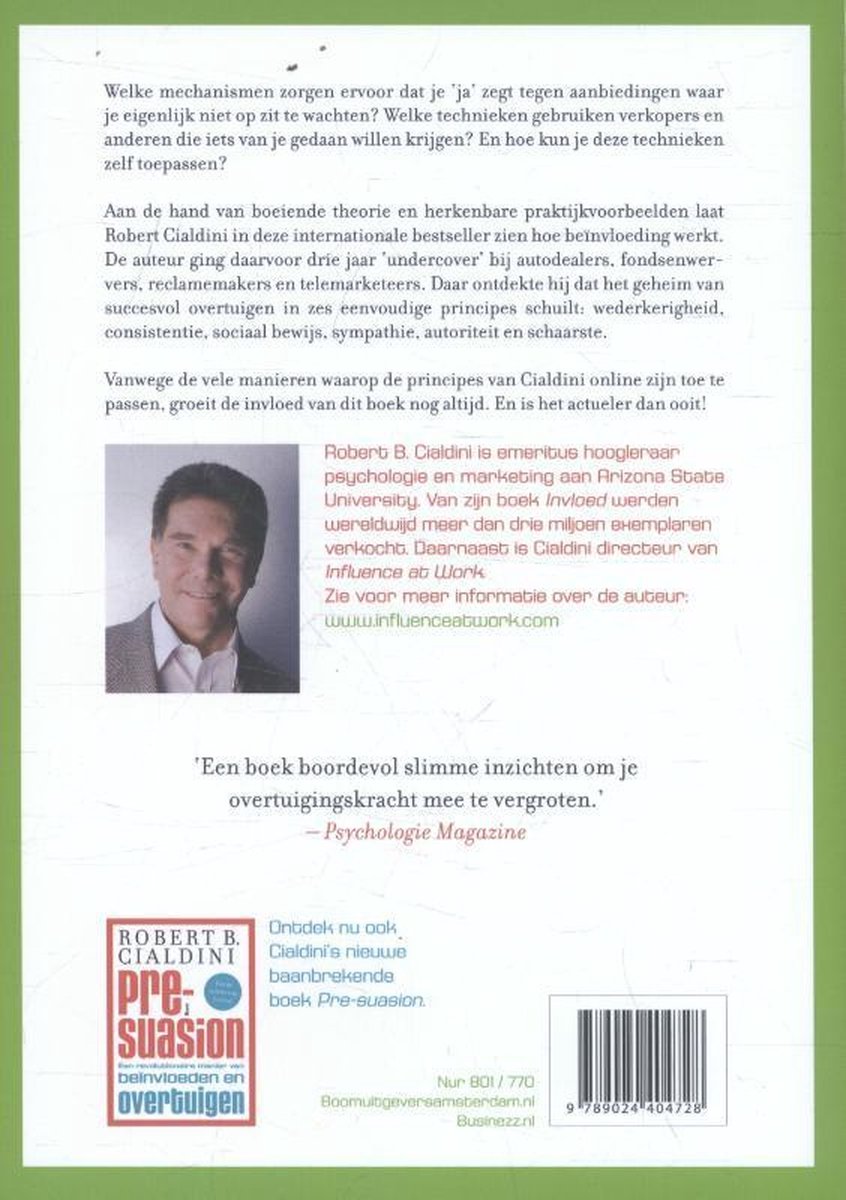 Achterkant boek 'Invloed' met een foto van Robert B. Cialdini, tekst en een streepjescode.