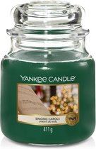 Yankee Candle - Singing Carols Candle ( zpívání koled ) - Vonná svíčka