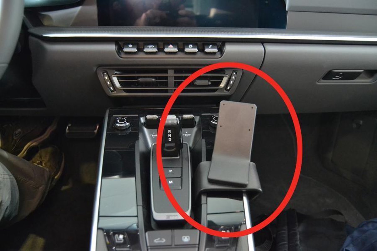 Brodit ProClip houder geschikt voor Porsche 911 (992) 2020- Angled mount- ONLY automatic