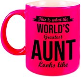 Tante cadeau mok / beker This is what the worlds greatest aunt looks like - neon roze - verjaardag / bedankje