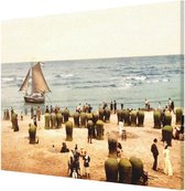 Oud Stadsgezicht Scheveningen Badgasten, Boot en Strand - Oude Foto Print op Canvas Doek - 90x60 cm