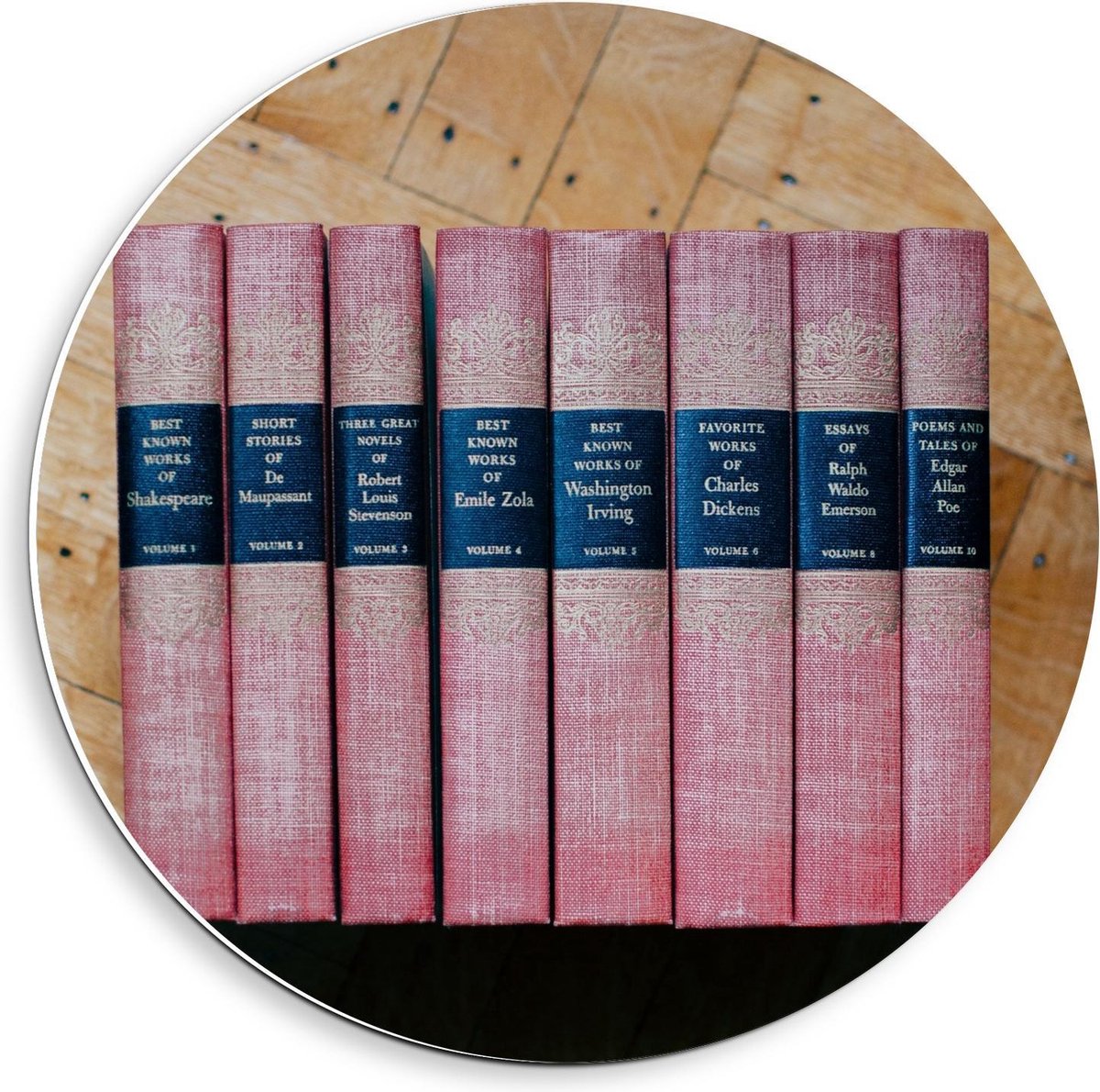 KuijsFotoprint - Schilderij - Rode Boeken Houten Vloer - Zwart, Bruin En Rood - 40 X 40 Cm