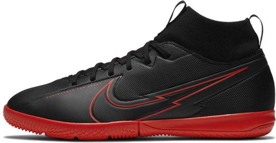 nike mercurial superfly 37