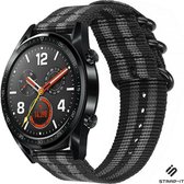 Nylon Smartwatch bandje - Geschikt voor  Huawei Watch GT nylon gesp band - zwart/grijs - 42mm - Strap-it Horlogeband / Polsband / Armband