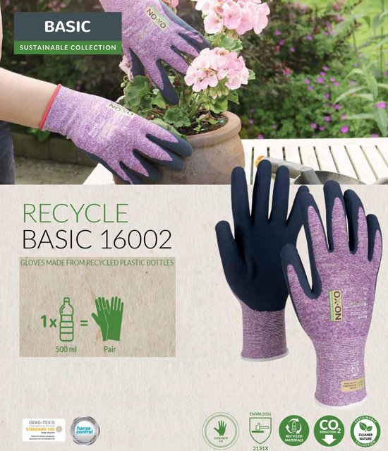 Foto van iemand die tuiniert met lila en blauwe OX-ON Recycle Basic 16002 handschoenen. Daaronder de handschoenen met verpakking.