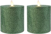 2x stuks groene glitter Led kaarsen/stompkaarsen 10 cm flakkerend - Kerst diner tafeldecoratie - Home deco kaarsen