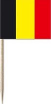 100x Cocktailprikkers België 8 cm vlaggetje landen decoratie - Houten spiesjes met papieren vlaggetje - Wegwerp prikkertjes