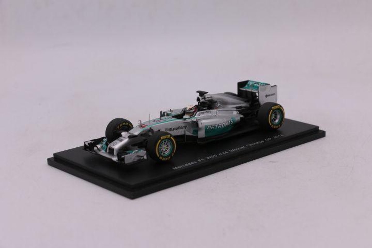 1:43 Diecast modelauto Mercedes F1 Team W05 #44 GP China 2014 Lewis Hamilton Spark