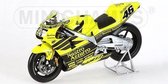 De 1:12 Diecast Modelbike van de Honda NSR 500 Pre Season Test bike #46 voor de MotoGP 2001. De coureur was Valentino Rossi. De fabrikant van het model is Minichamps. Dit item is alleen online beschikbaar.