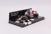 De 1:43 Diecast modelauto van de Scuderia Toro Rosso STR6 #18 van 2011.De bestuurder is Sebastien BuemiDe fabrikant van het schaalmodel is Minichamps.