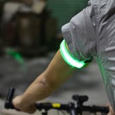 2 stuks Led verlichte armband (groen) voor sportievelingen die hardlopen, fietsen en wandelen en verder iedereen die in het donker gezien wil worden - Sport armband - Hardloop verlichting lampjes - Veiligheidsband - Reflecterende armband