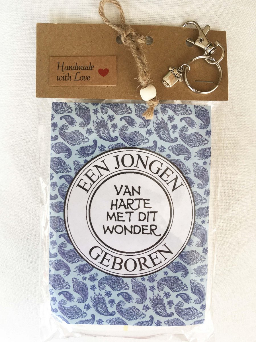 Goedkoopste baby kraamcadeau met de tekst 'een jongen geboren' , geboorte jongen, luierkado, babyshower, zwangerschap, zwanger