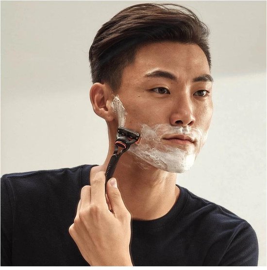 GILLETTE FUSION SCHEERSYSTEEM MET NAVULMESJES