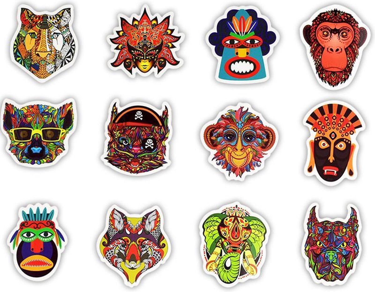 50 verschillende kleurrijke decoratieve stickers met totems, maskers