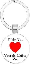 Akyol - Dikke kus voor de liefste zus Sleutelhanger cadeau - Liefde - Zus - Leuk kado voor je zus om te geven - 2,5 x 2,5 CM