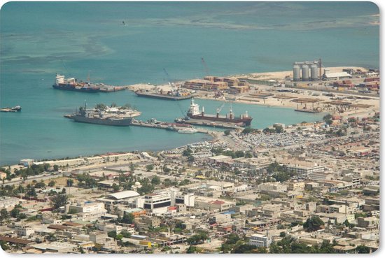 Bureau mat - De haven van Port-au-Prince is de zeehaven in de hoofdstad