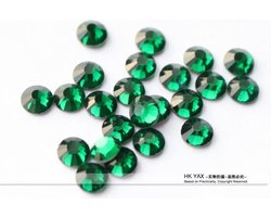 Strassteentjes Swainstones Emerald SS16 7A