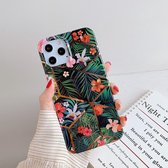 Voor iPhone 12 Pro Max Plating Splicing Pattern Soft TPU beschermhoes (zwarte achtergrondbloem)