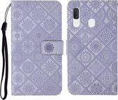 Voor Samsung Galaxy A20e etnische stijl reliëf patroon horizontale flip lederen tas met houder & kaartsleuven & portemonnee & lanyard (paars)