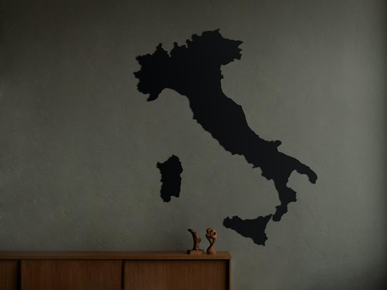 HOUTEN WANDDECORATIE / WOODEN WALL DECORATION - MUURDECORATIE / WALL ART - LANDKAART ITALIË / COUNTRY MAP ITALY - 84 x 100cm - ZWART / BLACK - WANDFIGUUR ITALIA - ECHT HOUT - REAL WOOD