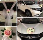 VARIA Luxe Trouwauto Versiering Bruiloft Decoratie - Bloemstuk voor op de Motorkap Huwelijk - Autodecoratie Rozen met Tule - Bloemen voor op de Auto - Luxe Bruidsauto Versiering AU