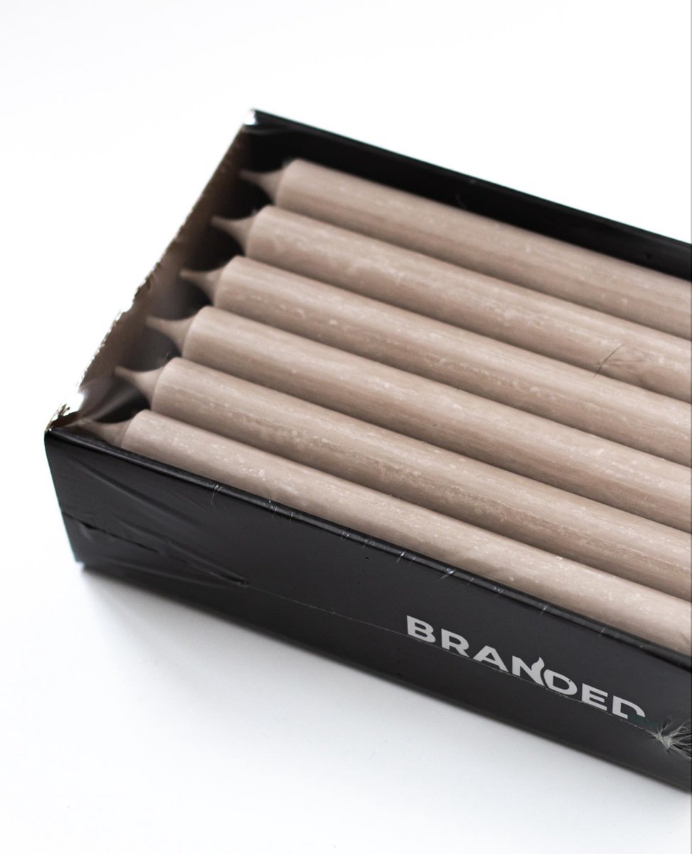 Branded by Dinerkaarsen 28 cm - 18 Stuks - Taupe - 10 Uren Brandtijd - Tafelkaarsen & Kaarsen voor Kandelaar