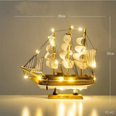 BaykaDecor - Houten Zeilboot met LED Model - Decoratie Mediterrane Boot Voyager Beeld - Leuk Geschenk - Led Lichtjes - 20 cm