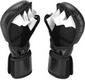 Zwarte MMA-handschoenen met witte voering, zilverkleurige details en klittenbandsluiting.