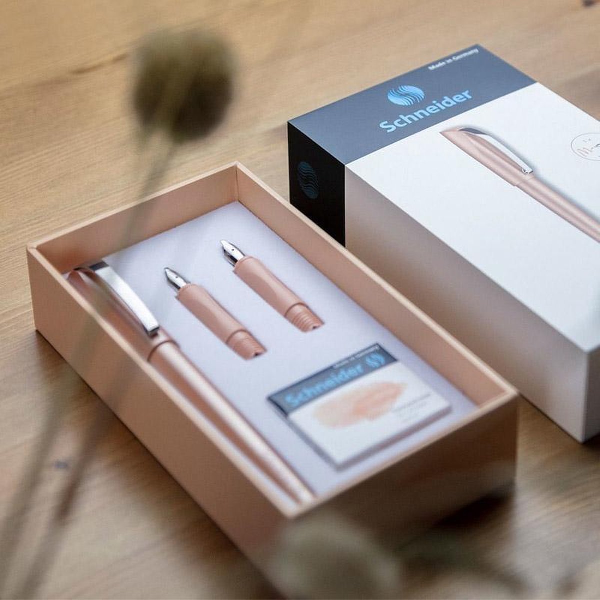 Schneider kalligrafieset – Callissima – kalligrafie vulpen – giftbox – abrikoos – S-143806 — afbeelding 4