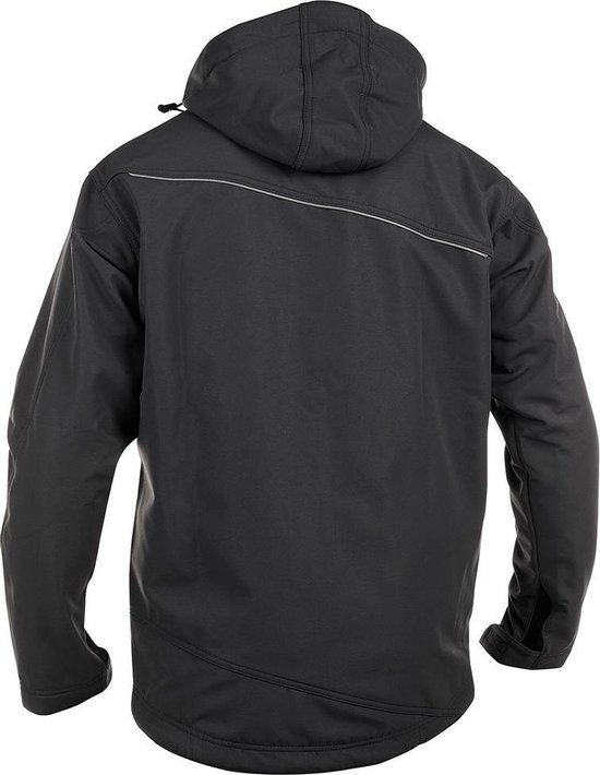 Donkergrijze softshell jas met capuchon en reflecterende bies op de rug.