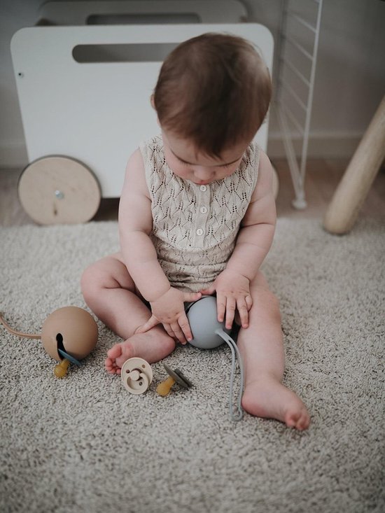 Mushie Pacifier Case - Siliconen - Speenhouder - Blush - Fopspeenhouder van Mushie — afbeelding 4