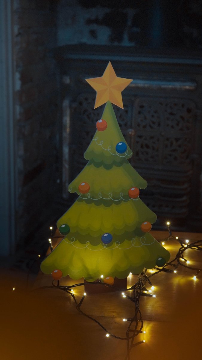 3Motion- Kerstdecoratie- Kerstversiering - Set- EE-golfkarton met voetje op de achterzijde - kerstboom - kerstman - sneeuwman - rendier