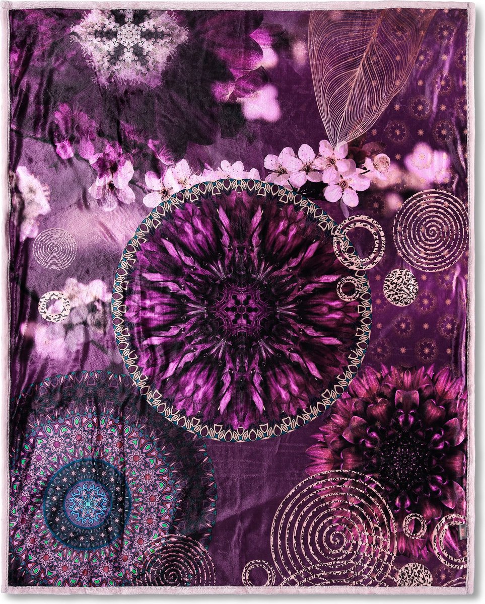 Luxe Plaid 130x160 cm - Bloemen en Mandala Print - Paars/Roze - Polyester - Voor Woonkamer of Slaapkamer