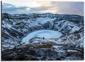 Dibond - Mooi Besneeuwd Landschap - 40x30cm Foto op Aluminium (Met Ophangsysteem)