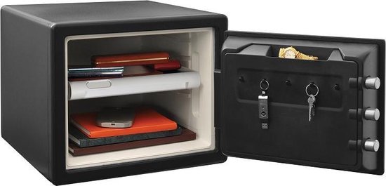 Zwarte Master Lock kluis met digitaal cijferslot, open met spullen erin.