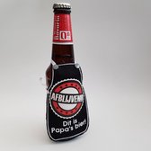 Zwart schortje voor bierfles met "Afblijven!!! Dit is papa's bier!" - biertje, vaderdag, vader, verjaardag, cadeautje, pilsje