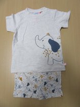 Noukie's - Zomer pyjama voor jongens - Beige -  Olifant - 2 jaar 92