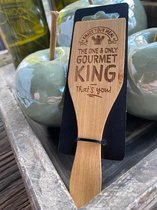 Gourmetspatel - 13 cm - gourmet / Tekst op hout; De one & only gourmet king That's you! - 13 cm