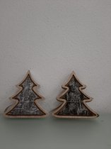 2 grote kerstbomen van hout