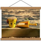 Schoolplaat – Kinder Speelgoed voor in de Zandbak - 40x30cm Foto op Textielposter (Wanddecoratie op Schoolplaat)