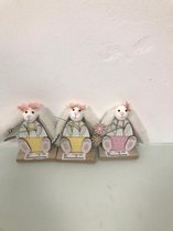 Paashaas decoratie - 3 stuks - geel(2) roze(1)